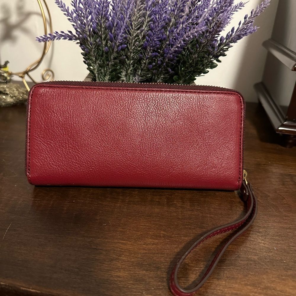 Fossil Red Leather Wristlet Wallet - Picture 2 of 6